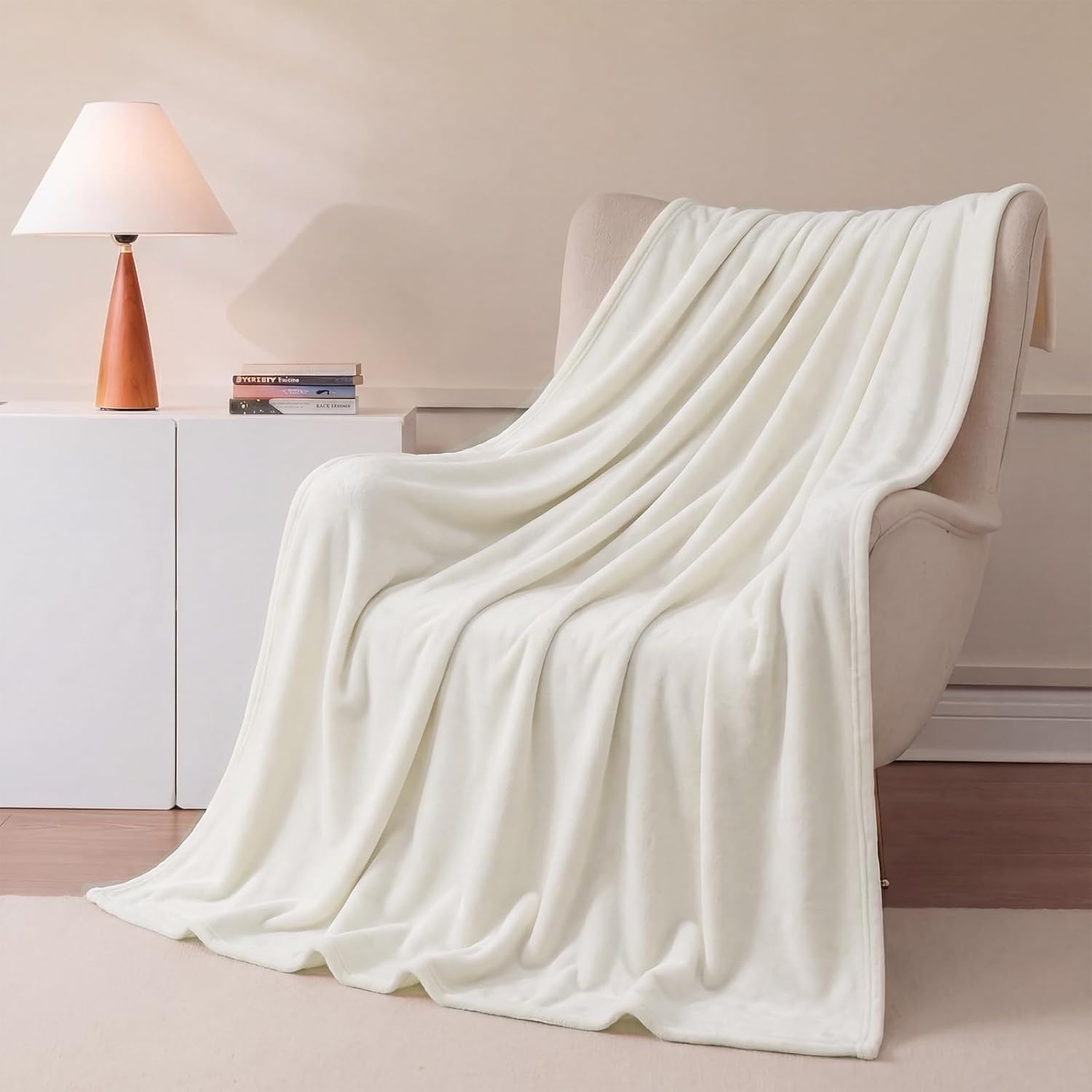 BEDELITE Fleece Blanket, Throw Blankets for Couch & Bed, Luxury Plush Cozy Fuzzy Blanket, Super Soft Warm Lightweight Throw Blanket for Travel Camping, 229 x 229 CM,Cream