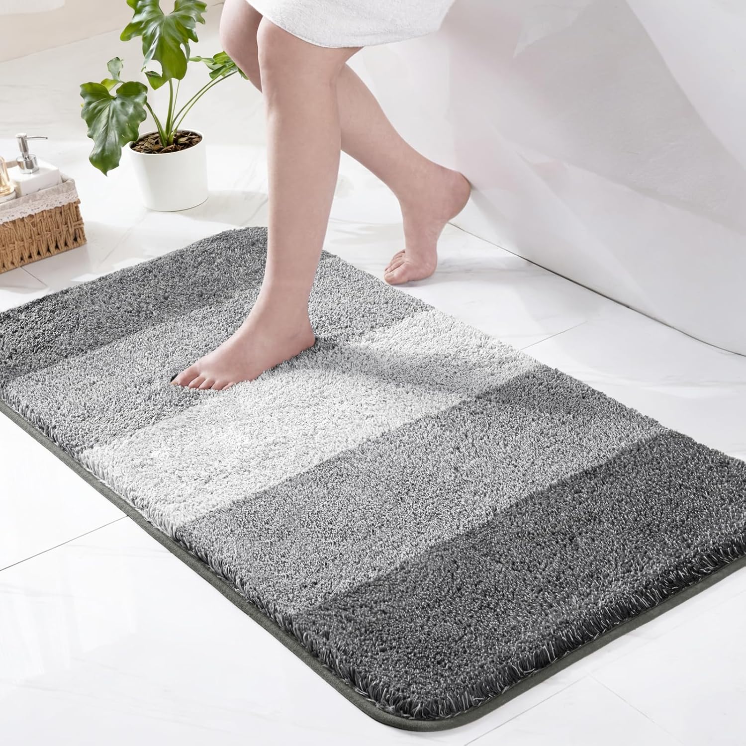 Exclusivo Mezcla Microfiber Bath Mat 60x90 CM, Extra Soft Non-Slip Super Absorbent Bathroom Mats, Machine Washable Quick Dry Bath Rugs for Bathroom Floor, Shower, Home Decor, Gradient Grey