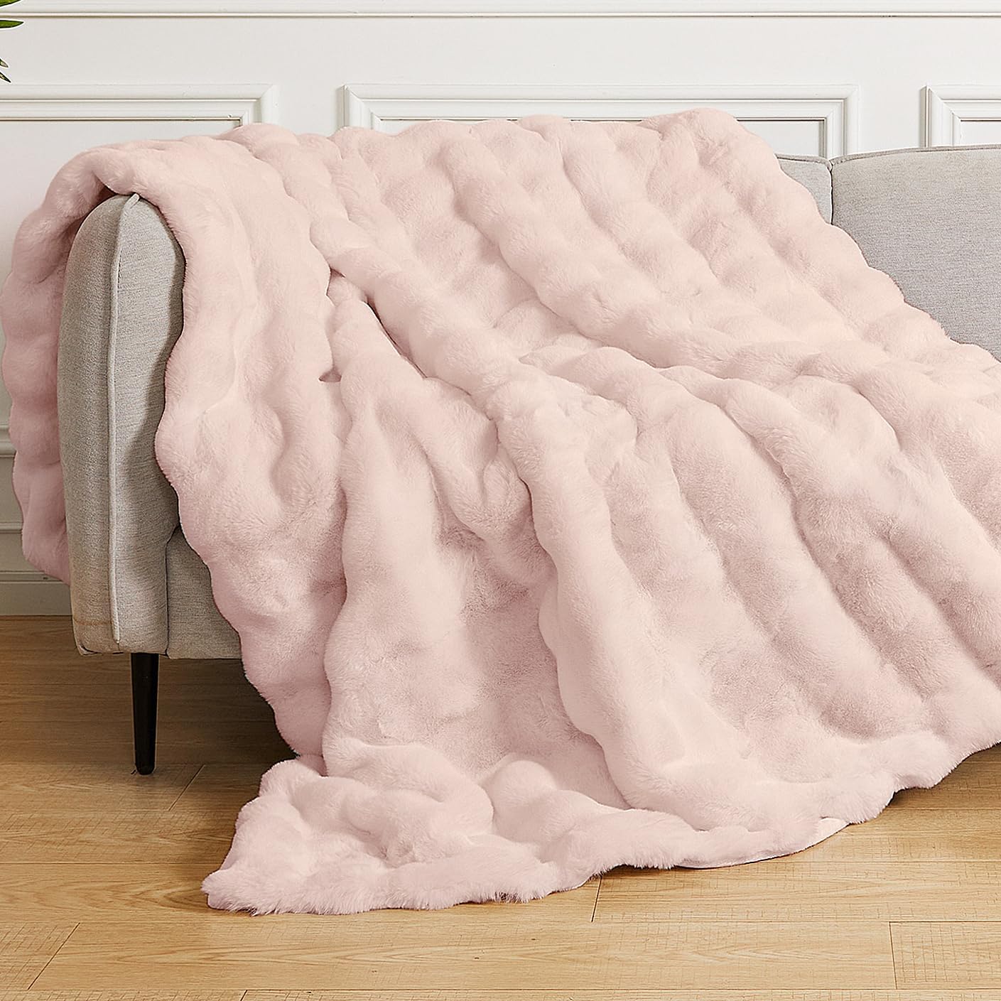 ORINOVA Pink Fluffy Blanket for Couch Living Room Faux Fur 50x60 Fuzzy Throw Blanket for Bed Soft Furry Bed Comforter Cozy Home Decor Gifts 860 GSM