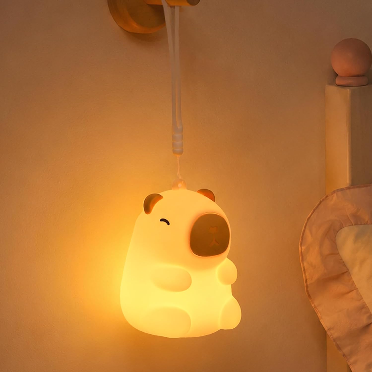 Capybara Night Light for Kids, 7 Colors Touch Lamp with Lanyard | Hangable Squishy Silicone Nightlight with Dimmable Rechargeable, Kids Bedroom Decor, Cute Birthday Gifts for Baby Girl Boy
