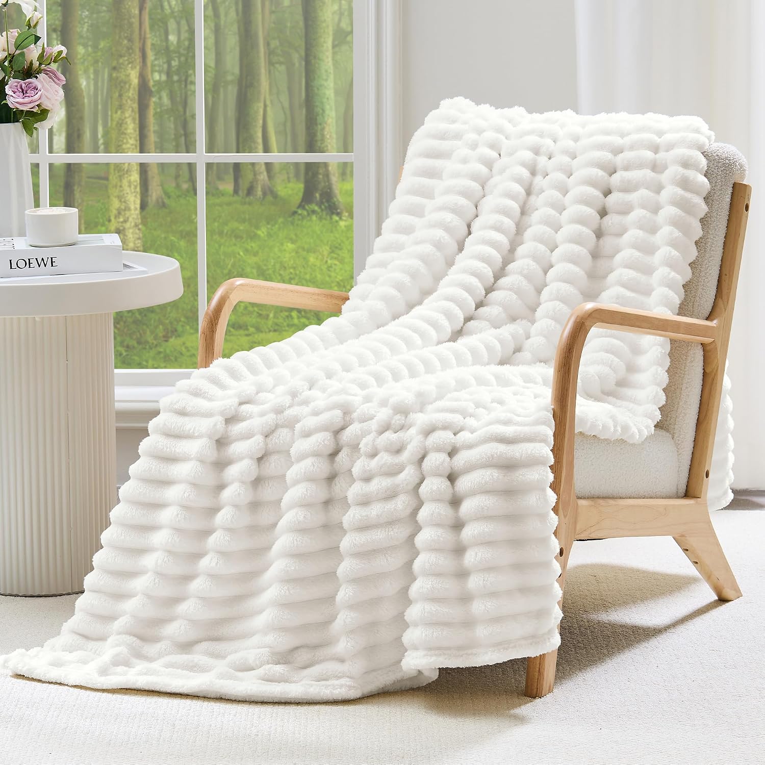 LINENOVA Soft Flannel Fleece Throw Blanket for Couch&Sofa 127x152cm | Decorative Ribbed Design, Home Décor Accent, Lightweight Warmth, Machine Washable, Low Shedding, for Couch & Bed